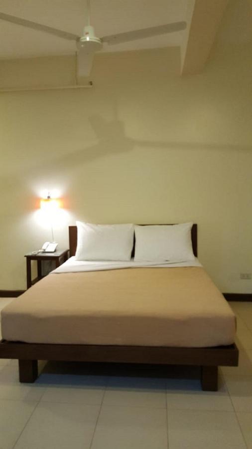 Hotel Governor Forbes 2*